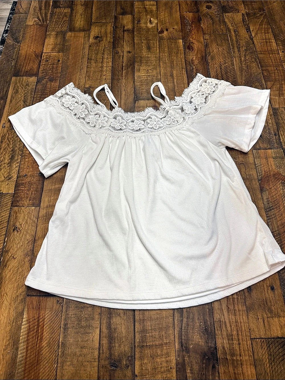 daytrip Lace Trim Blouse in White Size Large Like New